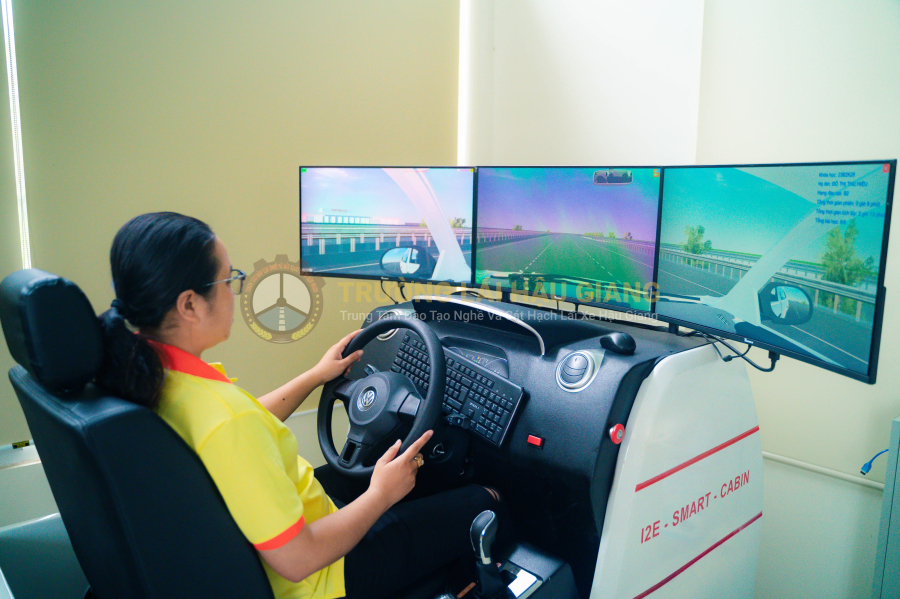 Hạng C1 lên C